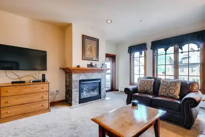 Image de Downtown condo near QuickSilver Lift with river view, pool & hot tubs