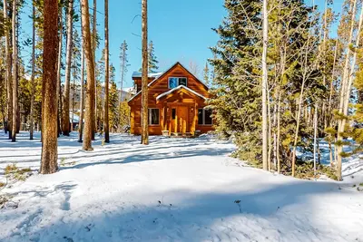 Image de Cozy chalet near trails, w/ Mountain Views, Hot Tub & Breck Fun