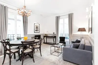 Image de LivinParis | Luxueux 2 Chambres Grand-Boulevard Ii