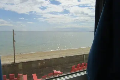 Image de Peaceful Getaway at the Catfish Saturday cottage located at the Oceana Cottages