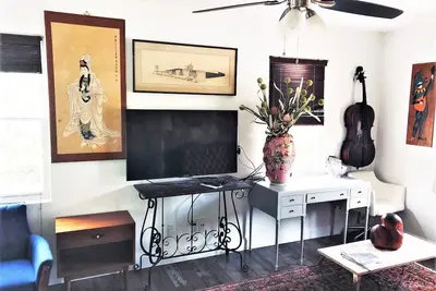 Image de Downtown Art & Eclectic \"D\" 2br