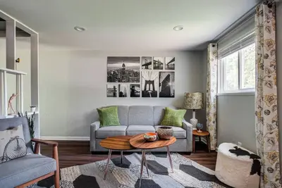 Image de Cozy Duplex | 4 Bedrooms | Large Backyard | 29/30