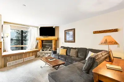 Image de Downtown condo with WiFi, outdoor pool, hot tub, & fitness center - near skiing