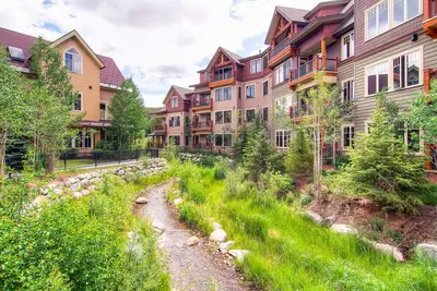 Image de Modern, in-town condo with pool & hot tubs - walk to lifts & Main Street