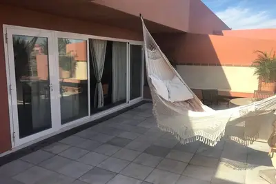 Penthouse with terrace 25m from the beach