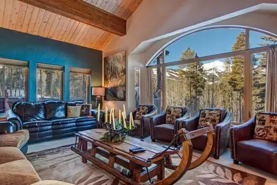 Image de Luxurious Ski-in/out Home w/ Hot Tub - Sleeps 24