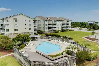Image de New! Updated Villa in Emerald Isle, near the Point