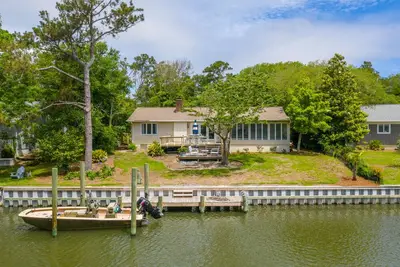 Image de Dock Holiday! with Boat Dock & Pet Friendly