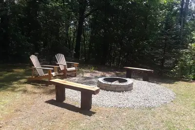 Image de Stay with Confidence-Fast WiFi-Fantastic Fire-pit-Natural Lighting