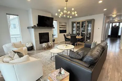 Image de Luxury Summer Home, Basketball Court, Hot Tub Firepit Excellent Beds & Linens.