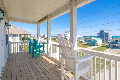 Image de Beaches B Tripp'n - Awesome 4 Br Home - Ocean View and Elevator!