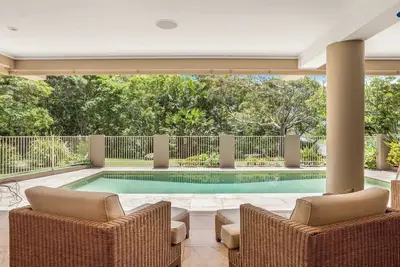 Image de Stanwell Beach Glass House – walk to beach