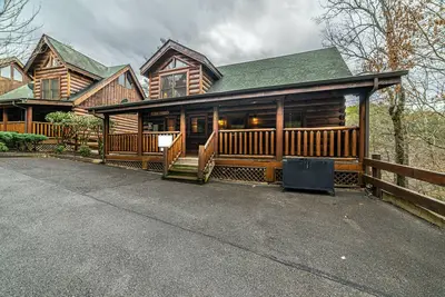 Image de Amazing Gated Community! ! The Cozy Cabin Getaway, 15 min from Gatlinburg!