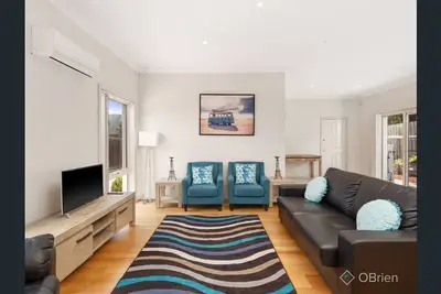 Image de Beautiful townhouse in Cowes with Home office setup, close to the beach and shops