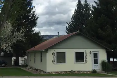 Image de Cozy Private Candlelight Cottage on Main Street in Lava Hot Springs