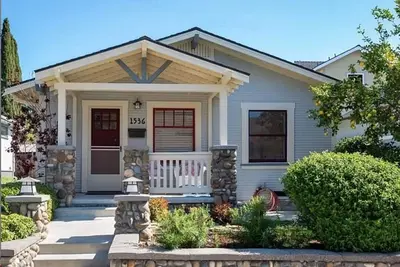 Image de Quaint house walking distance to downtown