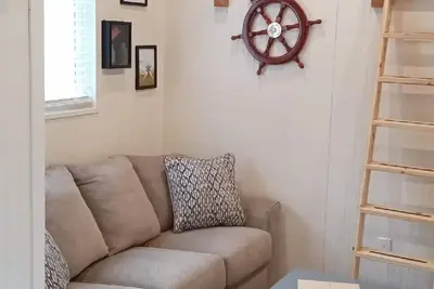 Image de Beautiful Attu Island, nautical themed cabin.
