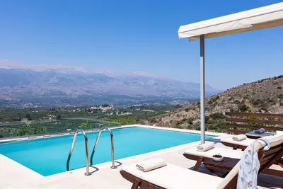 Villa Amygdalia I Luxury villa with pool & gorgeous mountain view