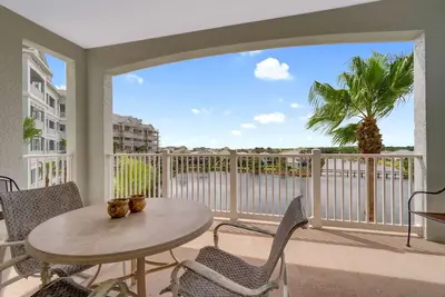 Image de Short Walk to Beach ~ Cinnamon Beach Condo | Pool | Lake View | Water Park | Fitness | Free Parking