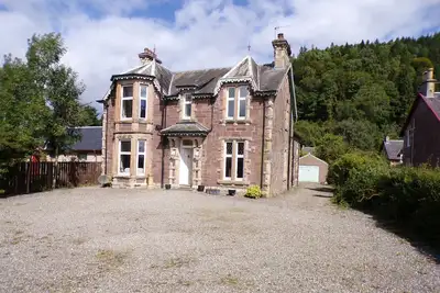 Image de Dunmor House - Charming Victorian Period Property