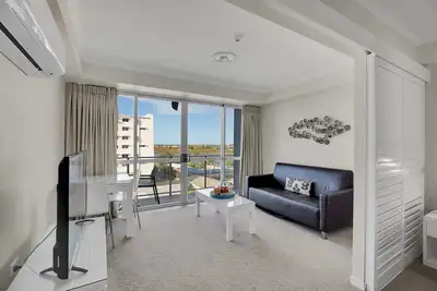 Image de Lovely 1-bedroom in the Heart of Mackay w/ Pool