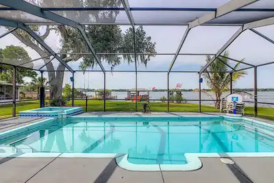 Image de Fantastic Water Front Home on the Chain of Lakes