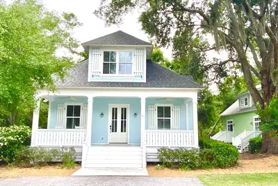 Beautiful Cottage on Hilton Head Island, Blue