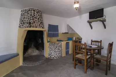 Image de 2-Storey Cave-House