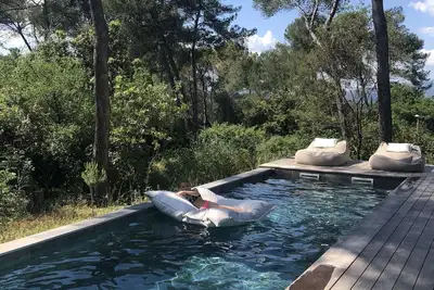 Image de Magnifique maison d'architecte dans les pins avec vue sur le Pic sur Loup