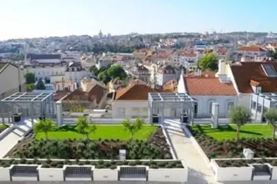 Image de Nouveau! Appartement haut standing dans couvent du 17ème siècle en plein coeur de Lisbonne!