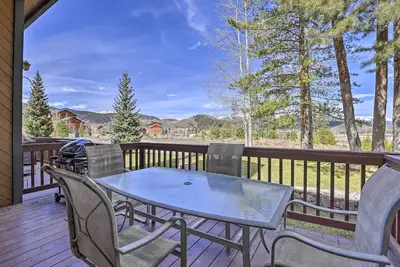 Image de 2 Mi to Keystone Resort: Dillon Condo w/ Deck!