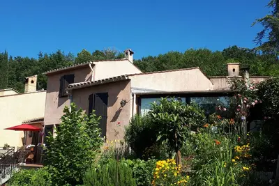 Image de Charmante villa mitoyenne 2 chambres avec jardin et terrasses