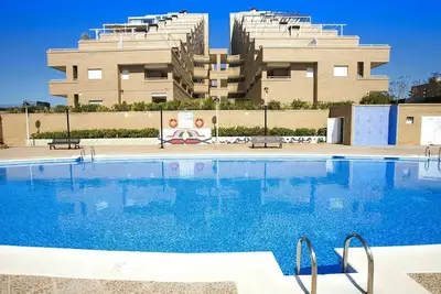 Image de Confortable appartement avec climatisation, piscine, Tv, terrasse, animaux admis et parking