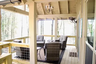 Beautiful 2-bedroom, sleeps 6, modern mountain chic cottage - July Pippin