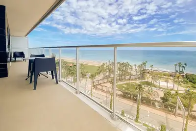 Image de Corner front with sea views, brand new first line beach.