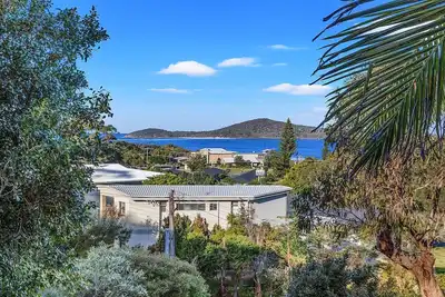 Image de Island View - 80 Lentara St - Large Family Home, Pool, Wifi and Sweeping Views of Fingal