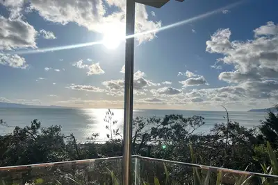 Image de Stunning view, gorgeous interior, unique outdoor comforts.