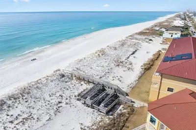 Image de Beachside Retreat - 4br, 3 King Beds, Bunks, Pool & More! Great fall rates!