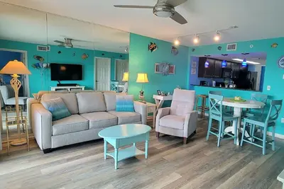 Image de Free Beach Service-Beachfront 6th Floor