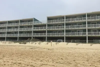 Image de Cozy Beach Side Condo!