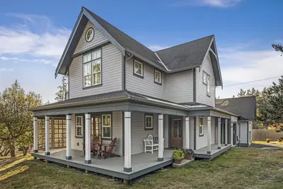 Image de Chef's Kitchen, Salish Sea View, Ev Charger: This is The Cottage on Cedar Street