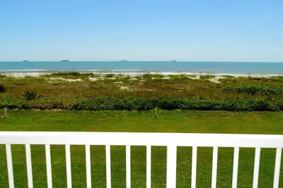 Image de Stunning Direct Oceantfront 3 Bedroom, 2 Bathroom Unit at Spanish Main Condos