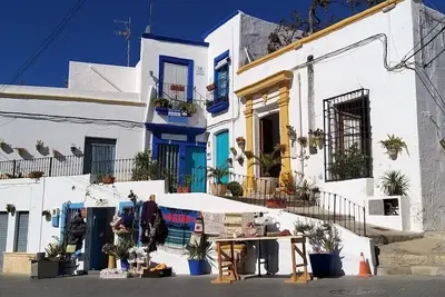 Renovated rural Andalusian cottage for singles or couples with or without pets, wifi.