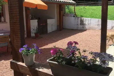 Image de petite maison Ă la campagne
