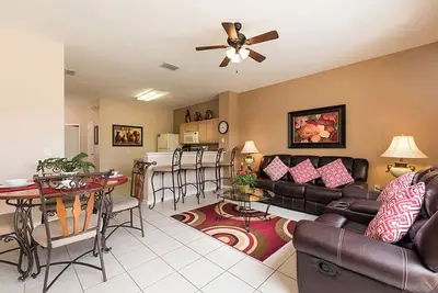 Image de 3 Br * 2 Miles to Disney, pool, free WiFi and more