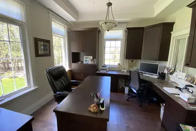 Image de Luxury Cottage Style Custom Show Home! Only 30 mins from Toronto!