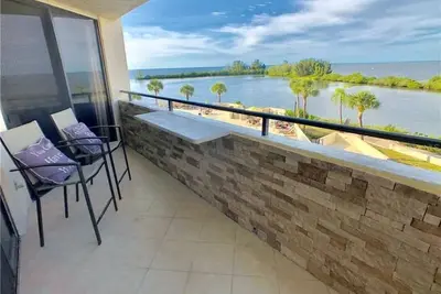Breathtaking Sunsets. 2br/2ba