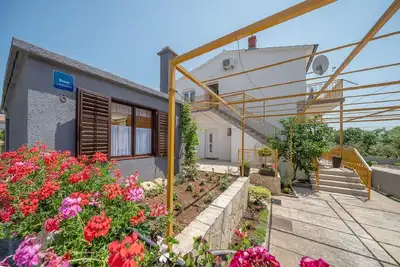 Image de Appartement de vacances Vodice pour 2 - 4 personnes avec 1 chambre à coucher - Appartement de vacanc