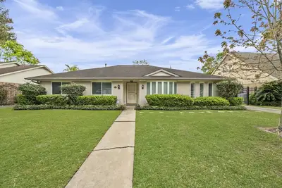 Image de Home Away From Home, Med Center, Sports, Shopping