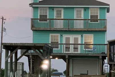 Image de River Front Fishing Lodge Close to Beach!